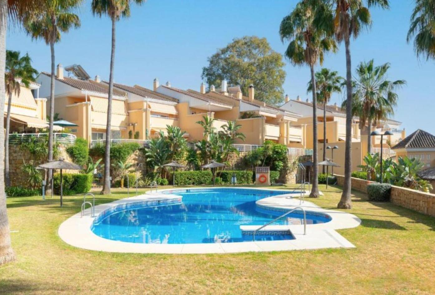 Atico 2 Piscina Y Parking Apartment